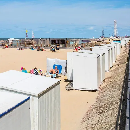 Duplex Near The Center