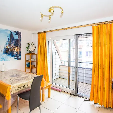 Duplex Near The Center